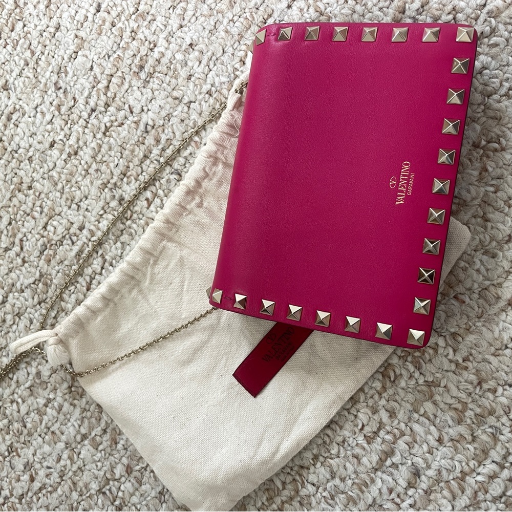 Valentino Rockstud Calfskin Chain Pouch